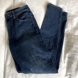 Levi’s 721 High Rise Skinny jeans